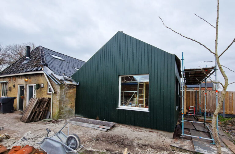 nieuwe-aanbouw-bij-woning-inAchlum-buiten-3