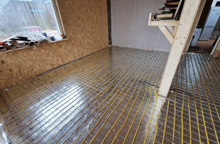 nieuwe-vloer-in-aanbouw-bij-woning-inAchlum